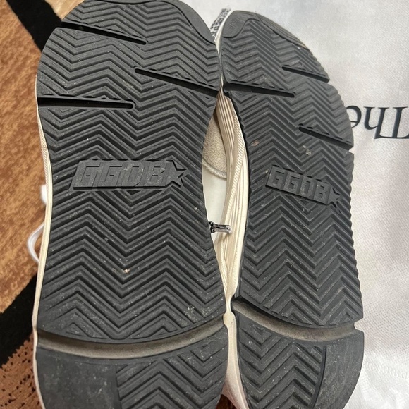 Golden Goose Women's White and Cream Trainers - Picture 5 of 5
